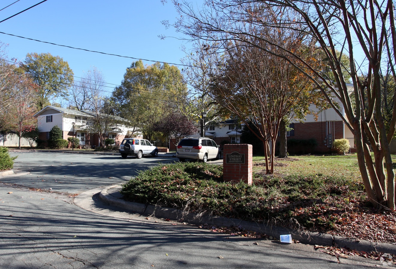 Photo - 307-311 Lindsay St Apartments