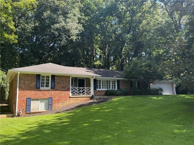 Photo - 6651 Castleton Dr NW