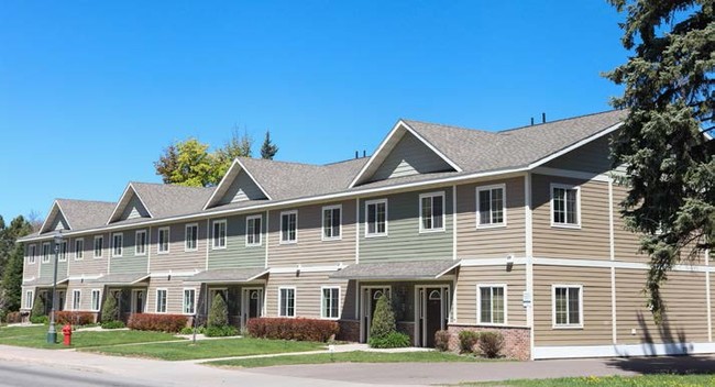 College Ave Townhomes - College Ave Townhomes