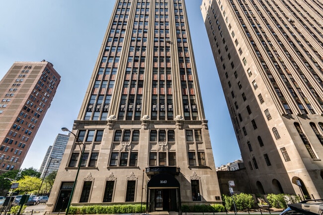Building Photo - 1640 E 50th St Unit 1C