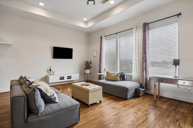 Photo - 3804 Center Plaza Dr