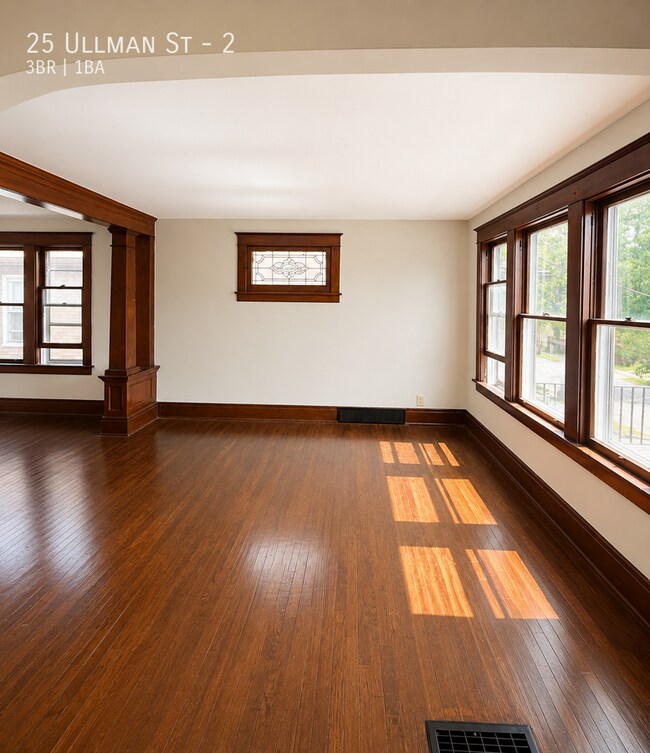 Photo - 25 Ullman St Unit 2