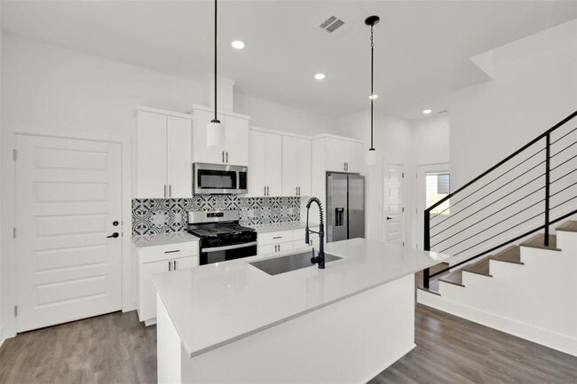 7603 Carver Ave