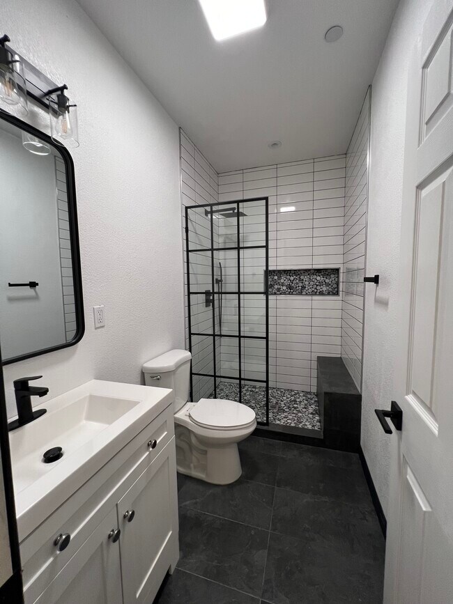 Photo - 253 Rose Ave