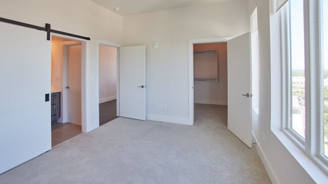 Dormitorio alfombrado