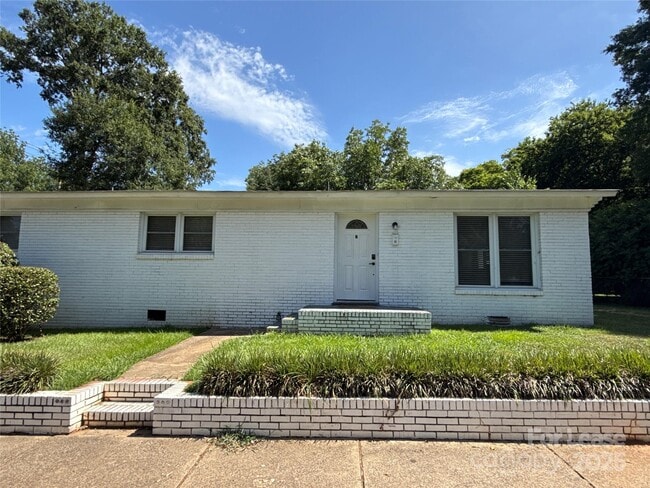 Photo - 200 Skyland Ave House