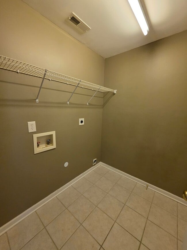 Photo - 2 BR Townhome!