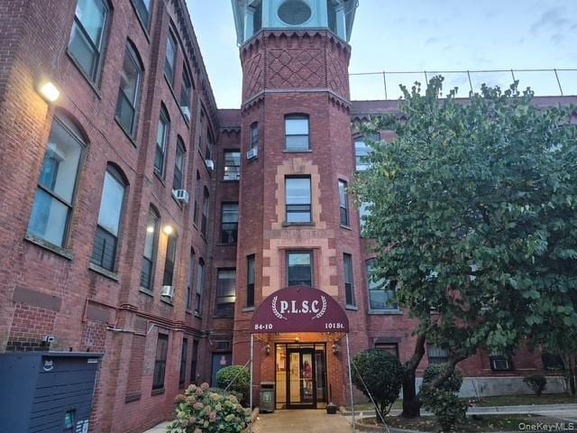 Building Photo - 84-10 101st St Unit 4U