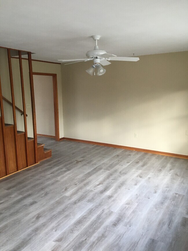 Photo - 403 Marlington St