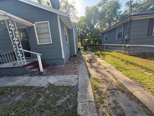 Photo - 3516 Penton St