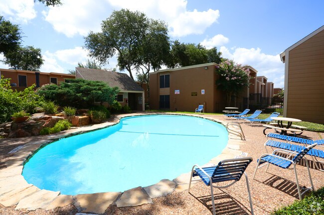 Piscina - Braeswood Oaks Apartments