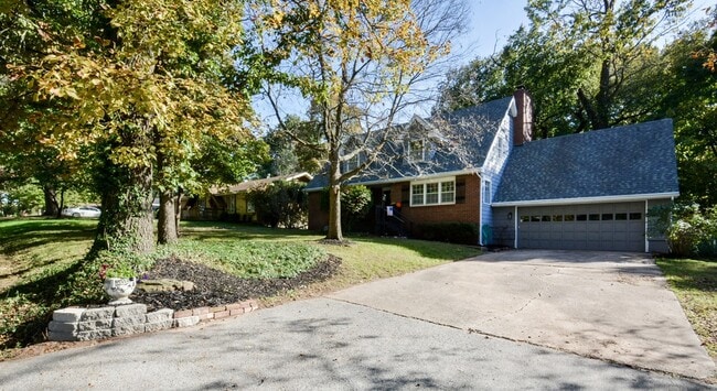 Photo - 2304 E Cardinal St