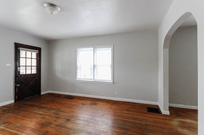 Photo - PRELEASING for AUGUST! Close to Campus: In... Unit 1522