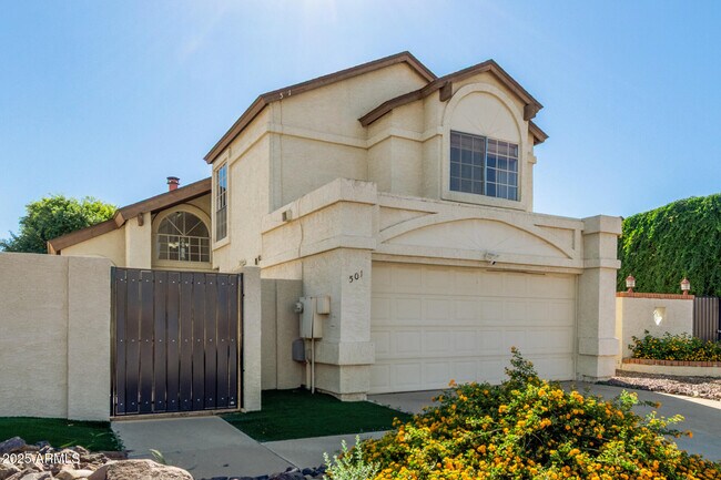 Photo - 501 E Topeka Dr