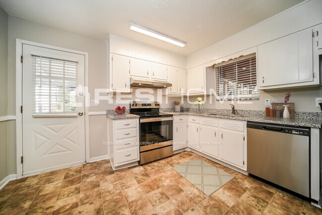 8088 Picadilly Ct