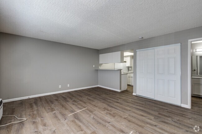 Studio - 400 SF - Luna Apartments