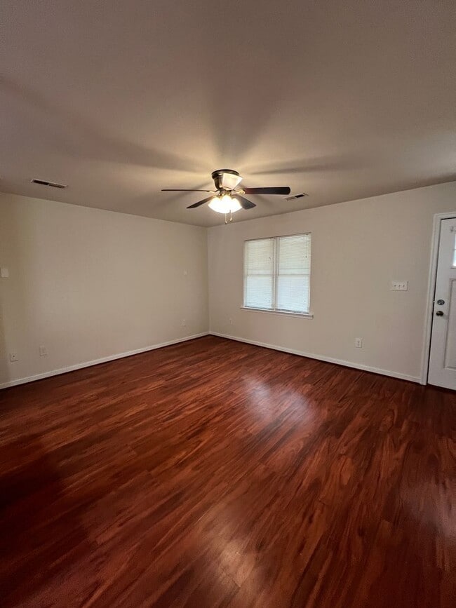 Photo - 1111 Tabb Ave