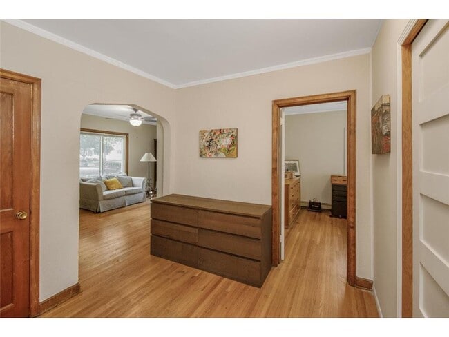 Photo - 1035 Winslow Ave
