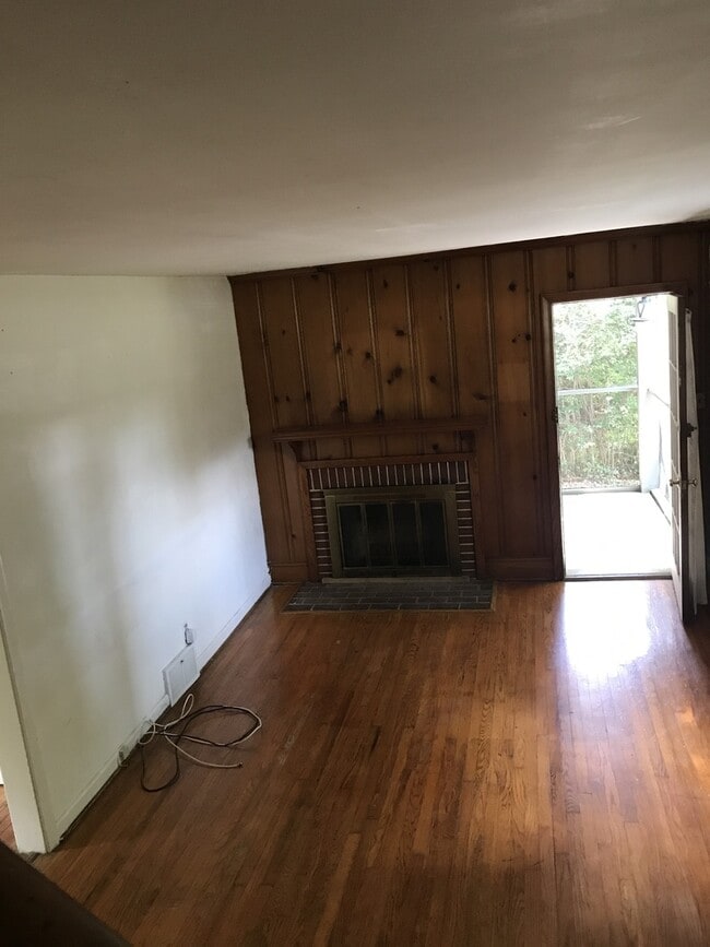 Photo - Adorable 4 bdrm/2 bath Home Located on Monument Ave. Near Willow Lawn!