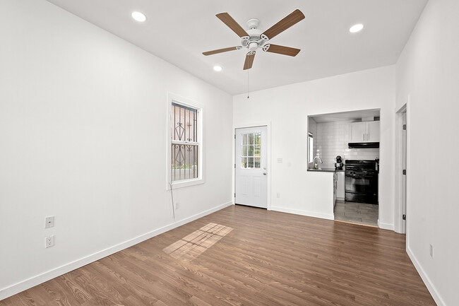 Photo - 2653 Newton Ave