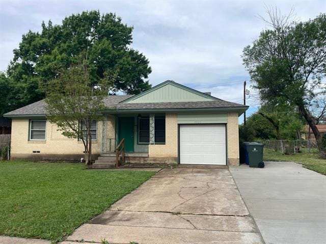 Building Photo - 1925 Hilltop Dr