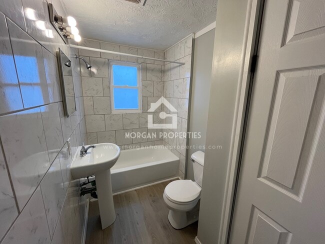 Photo - 713 E 31st St