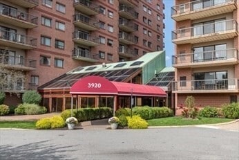 Building Photo - 3920 Mystic Valley Pkwy Unit 613