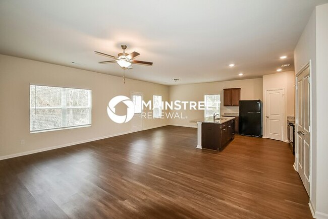 Photo - 4 Bedroom Pet-Friendly Home in Villa Rica, GA with Main Street Renewal