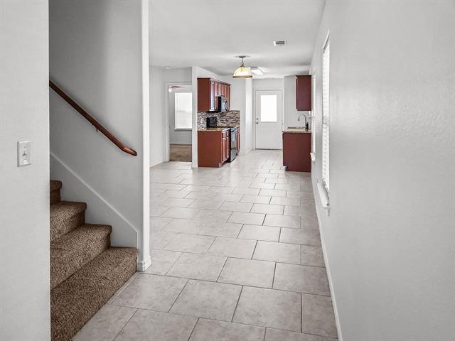 Photo - 821 E College Ave