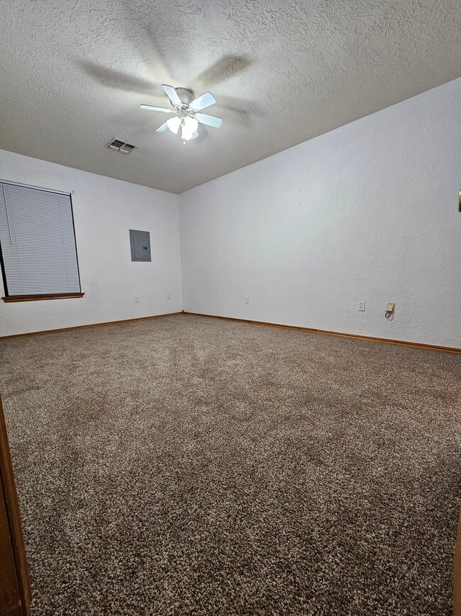 Photo - 1905 SW E Ave Unidad B