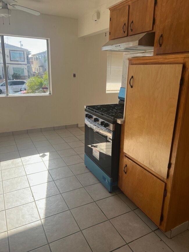 Photo - 1022 W 25th St Unidad #1