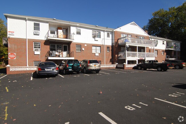 Juliann Garden Apartments - Juliann Garden Apartments