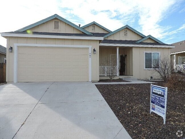 Building Photo - Beautiful 3 bedroom home, walking distance...