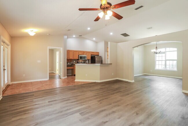 Photo - 1299 Summit Oaks Dr E