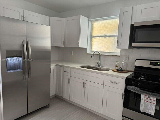 Photo - 955 W 74th St Unit 101
