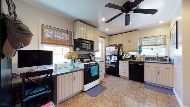 Photo - Spacious 3 Bedroom, 2 Bath Home Available for Long Term Rent in Coronado!