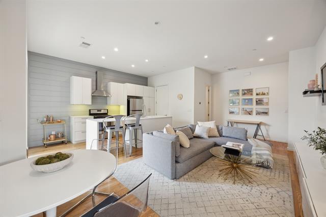 Building Photo - 3816 San Jacinto St Unit 306 Rental