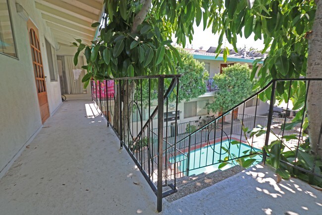 Chateau 6461 Kester Apartments, LLC