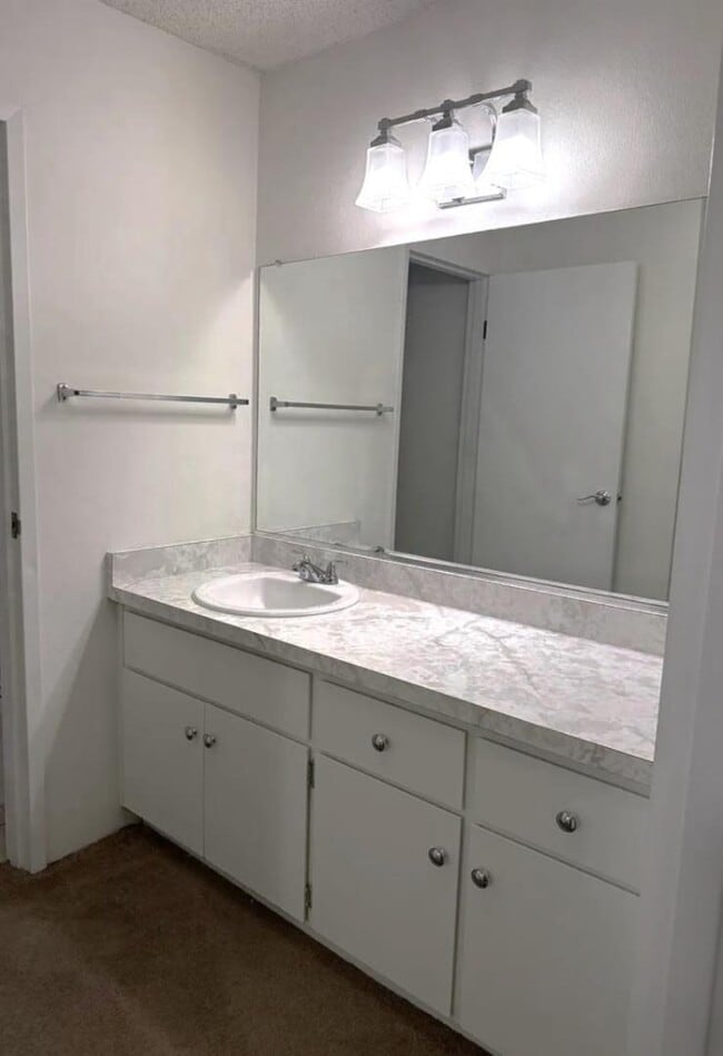 Photo - 288 Whitmore St