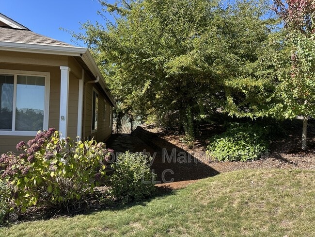 Photo - 6913 Owl Dr SE