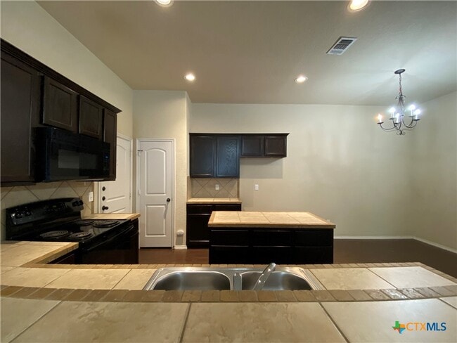 Photo - 506 Creekside Cir