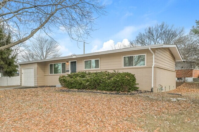 Photo - 2010 Thunderbird Ave