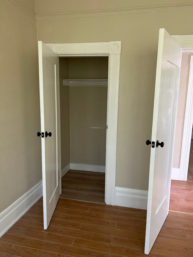 Photo - 1183 63rd St