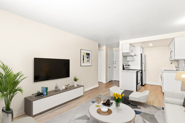 Building Photo - Toscana Rental