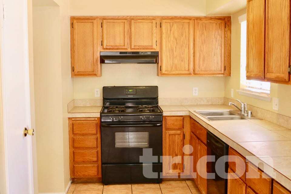 Photo - 924 Wilson Cliffs Rd