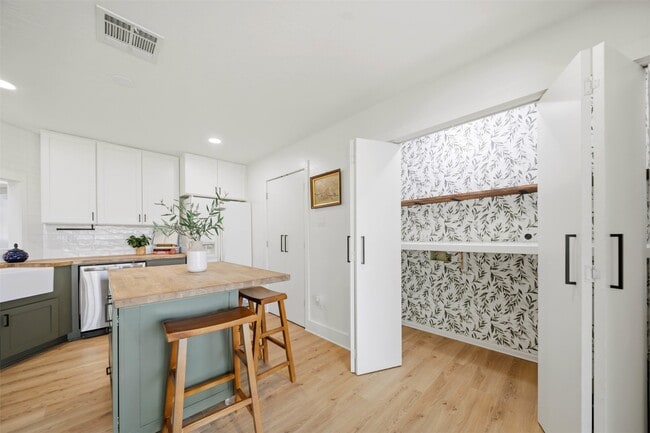 Photo - 8052 Perry Ln