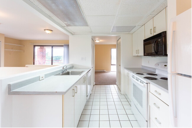 1700 Designer Residences North