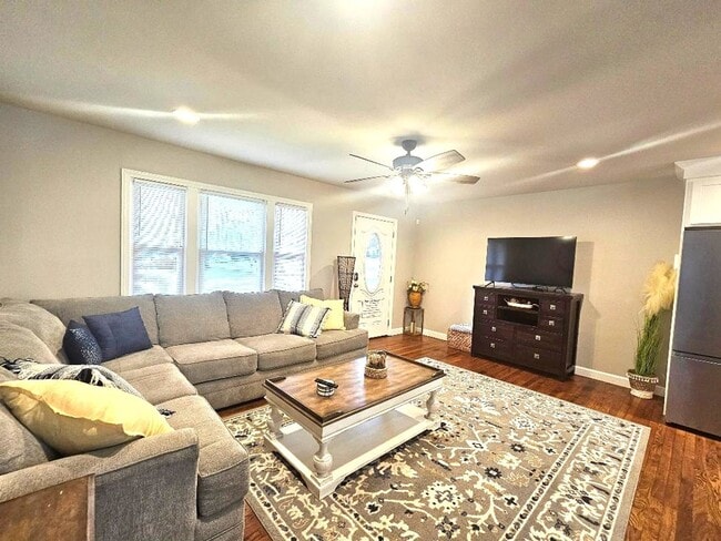 Photo - 3 Bedroom home minutes from Prisma Health and Downtown Greenville