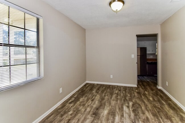 Photo - 529 Bradley Dr