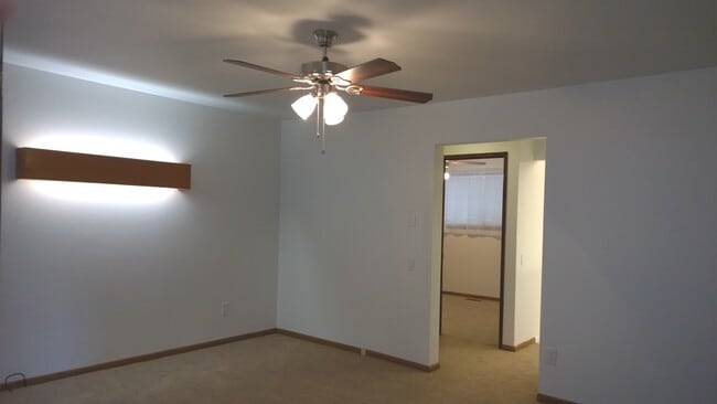 Building Photo - 1401 N 41st St Unit Wallingford 2 bed 1 bath